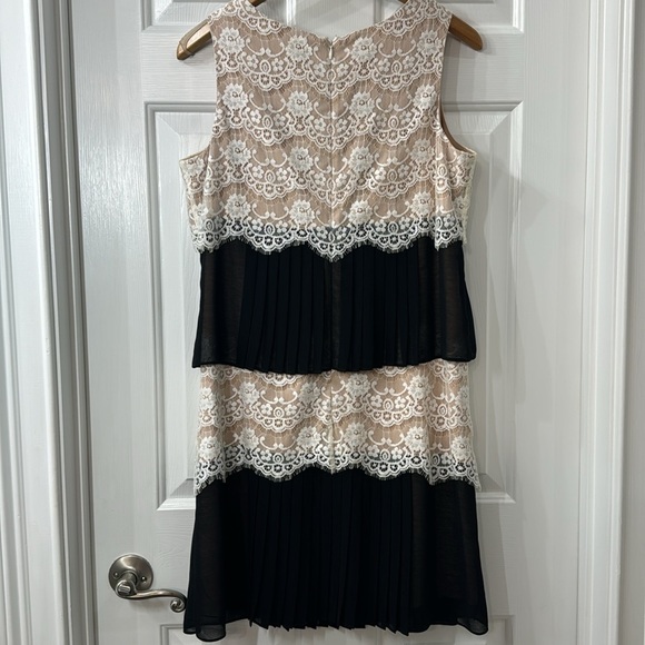 Jessica Simpson sz8 tiered lace pleated flowy dress - Picture 5 of 6